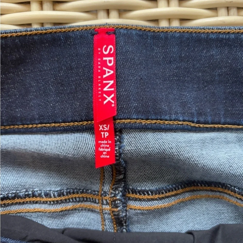 Spanx Spanxshape High Rise Everywear Flare Jeans‎ XS Classic layered comfort
